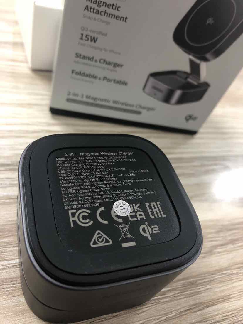2 in 1 Magnetic Wireless charger (4)