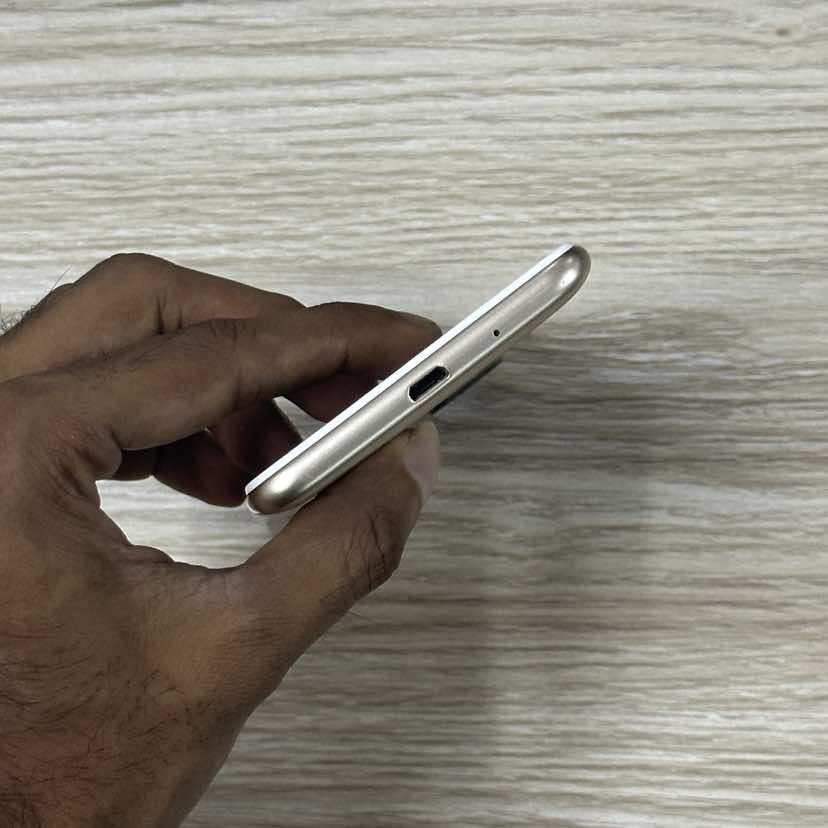 Redmi 6A-GOLD (2)