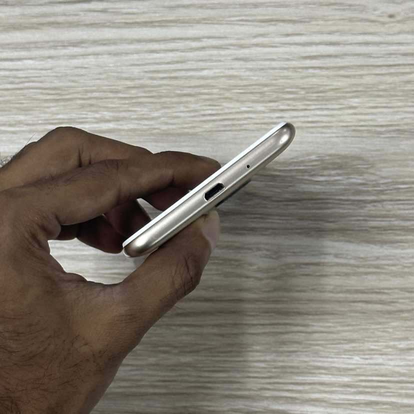 Redmi 6A-GOLD (3)