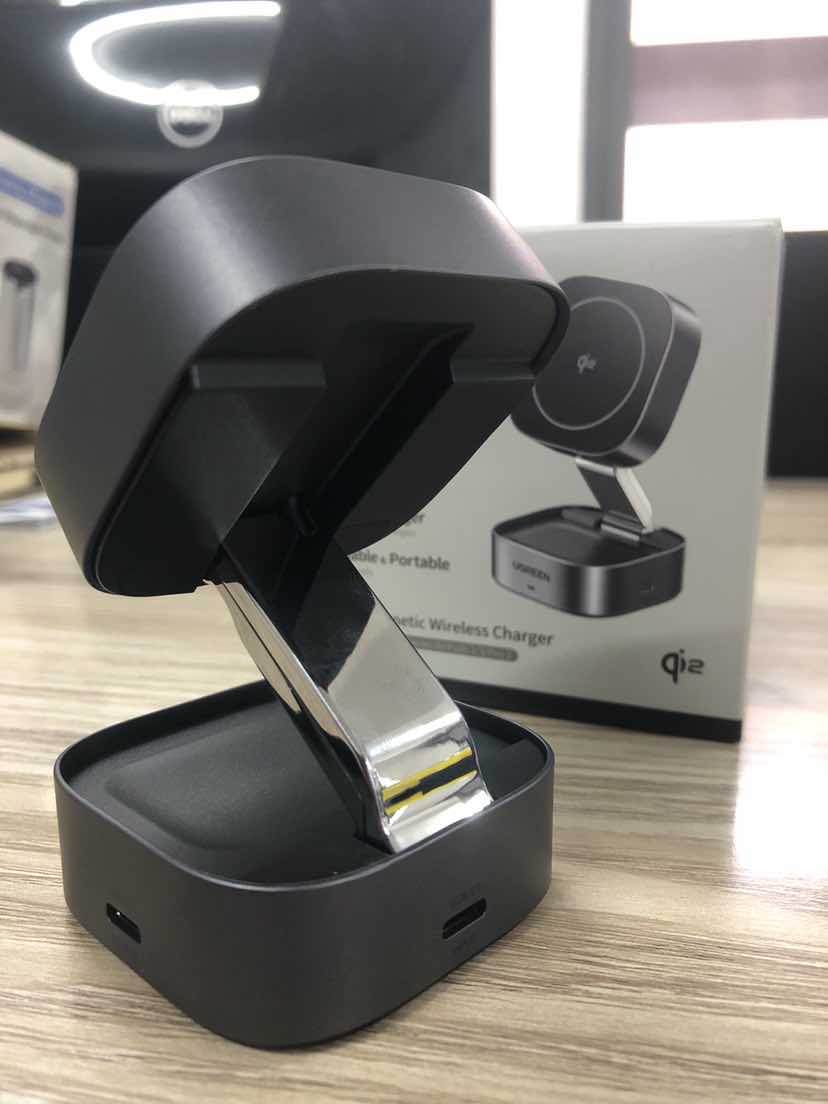 2 in 1 Magnetic Wireless charger (2)